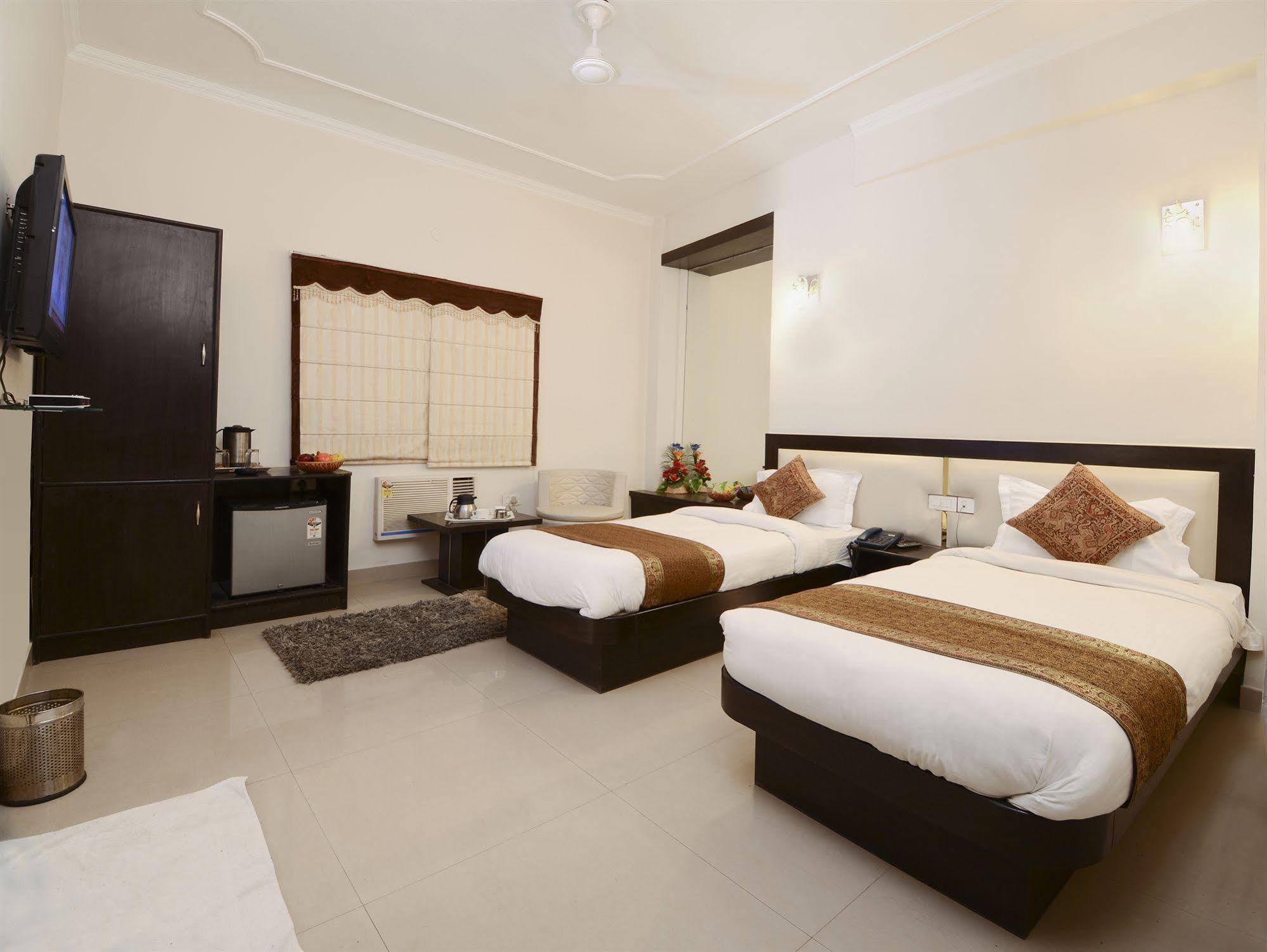 Fabhotel Plus Maniram Palace Agra  Kültér fotó