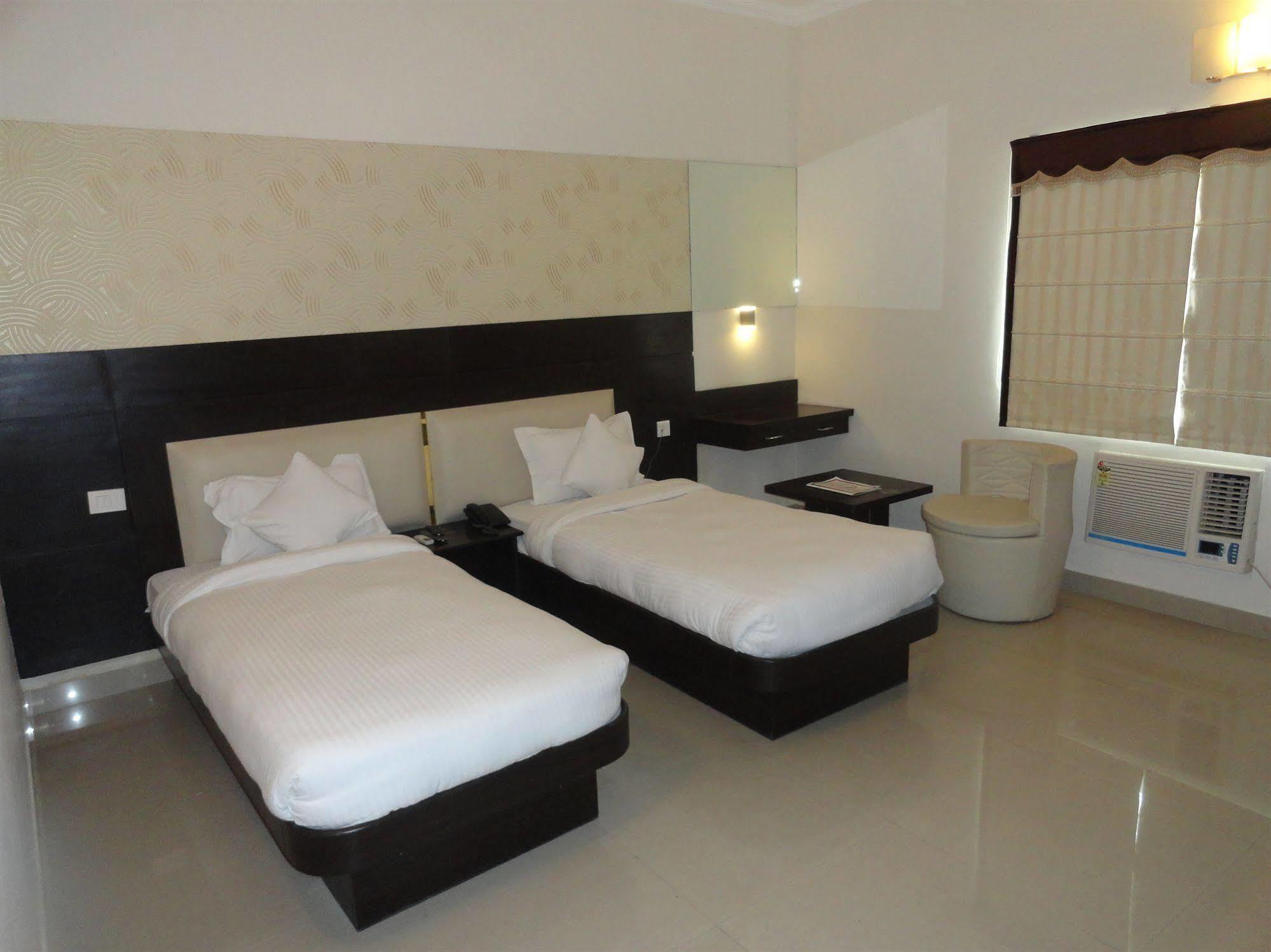 Fabhotel Plus Maniram Palace Agra  Kültér fotó